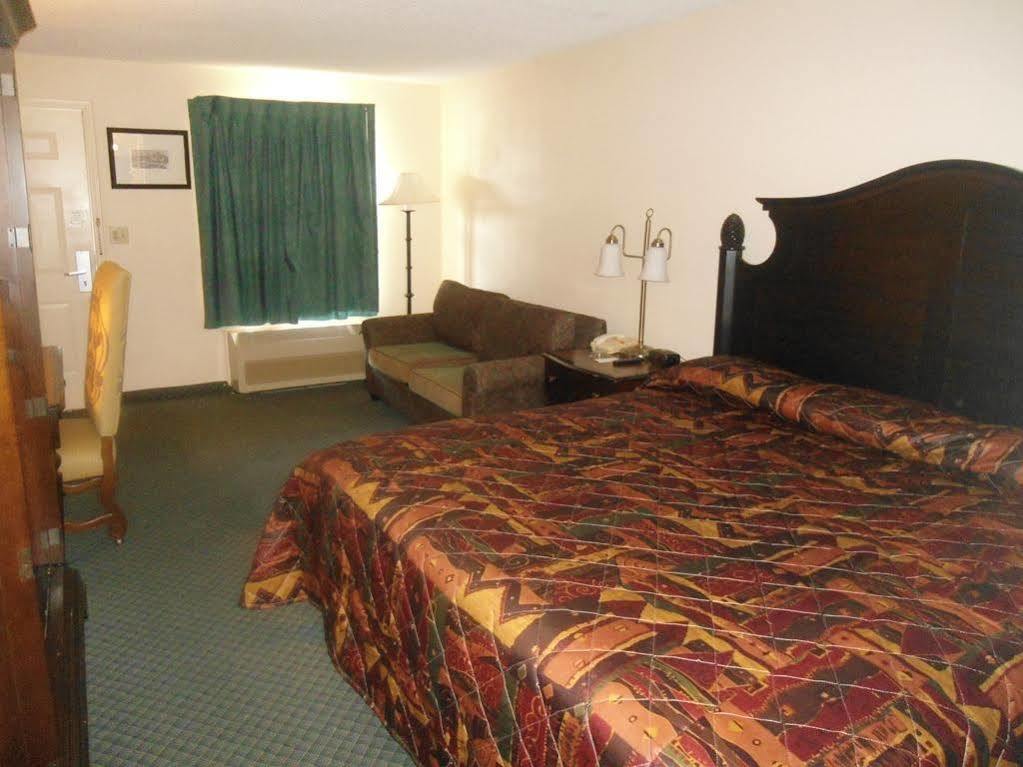 Super 8 By Wyndham Foley Motel Exterior photo